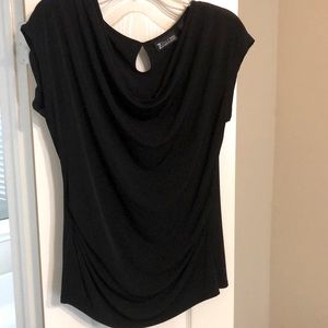 EUC L 7th Avenue design black short sleeve top.